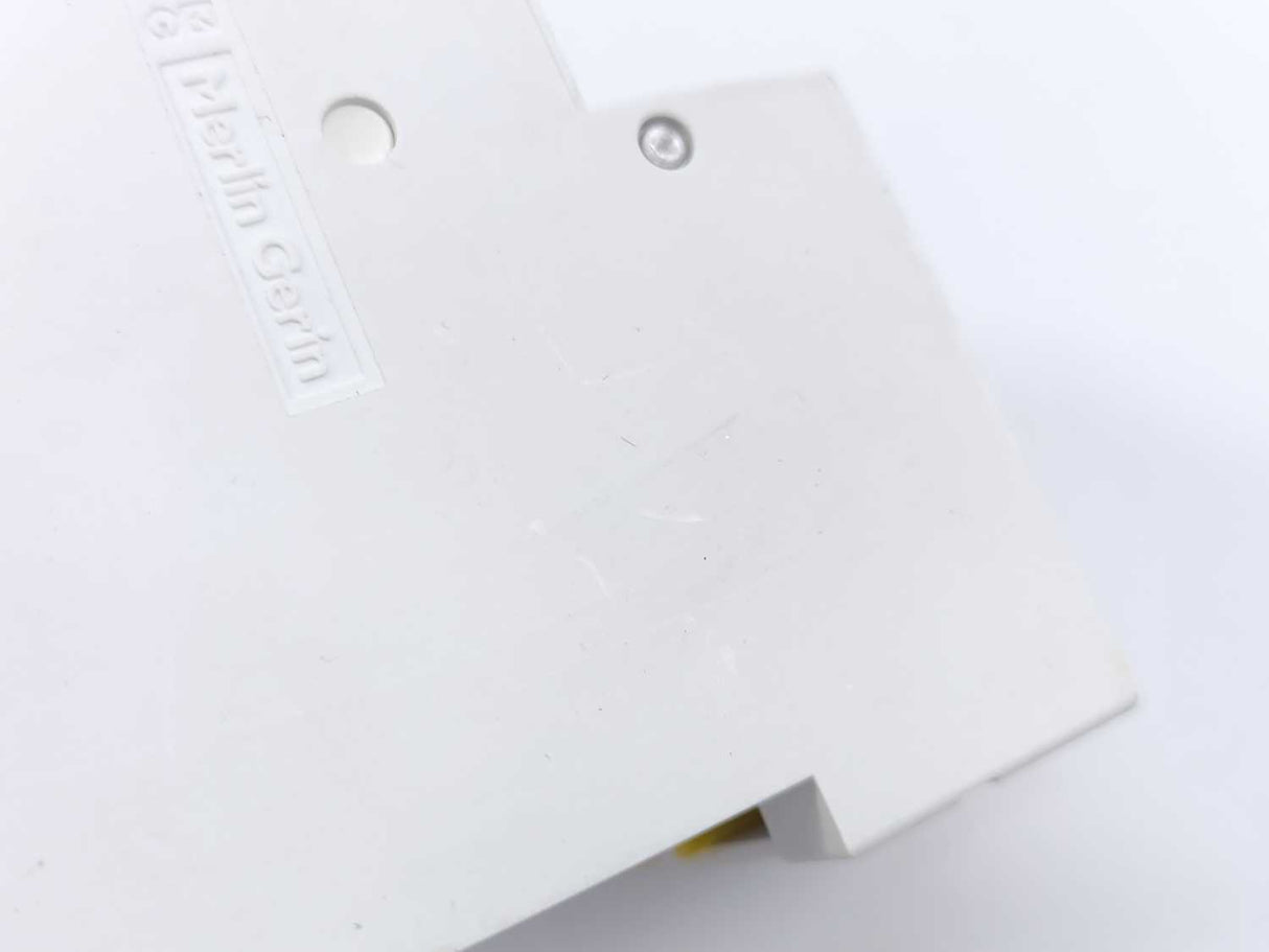 Schneider Electric A9DC4616 Residual Current Breaker 3pcs.