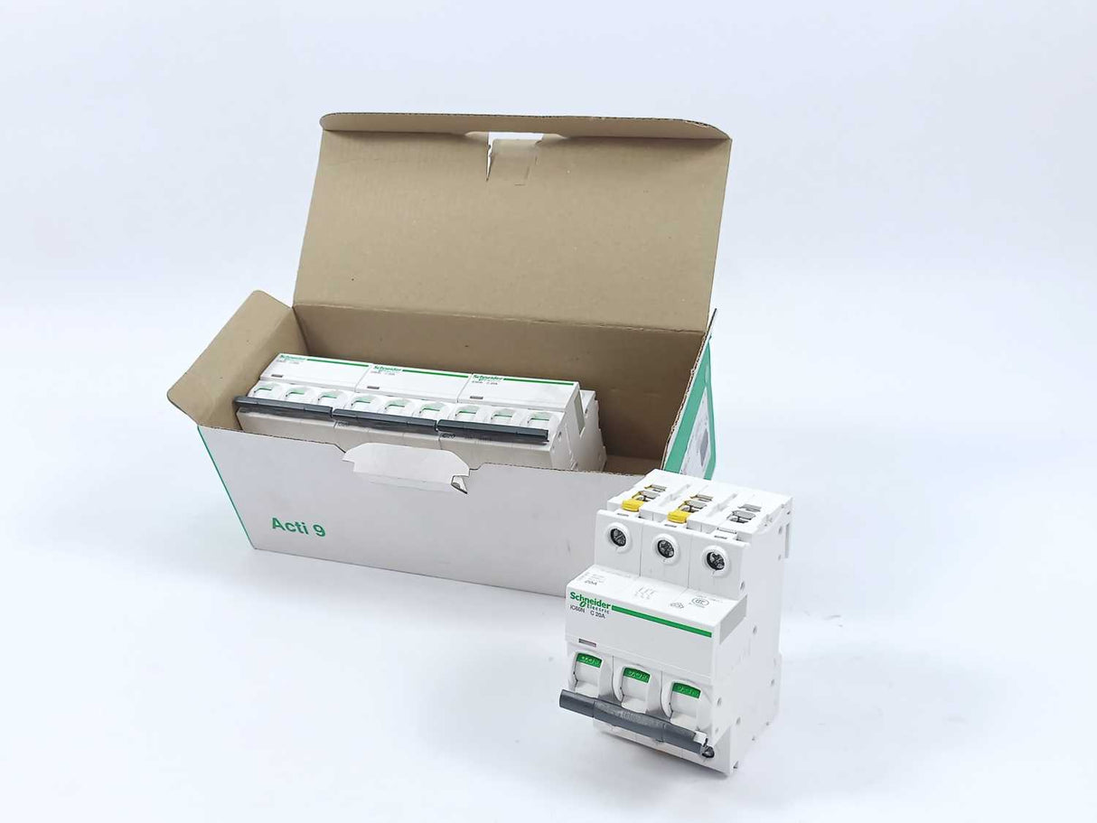 Schneider Electric A9F04320 Miniature Circuit Breaker, iC60N C20A Batch 4 Pcs.