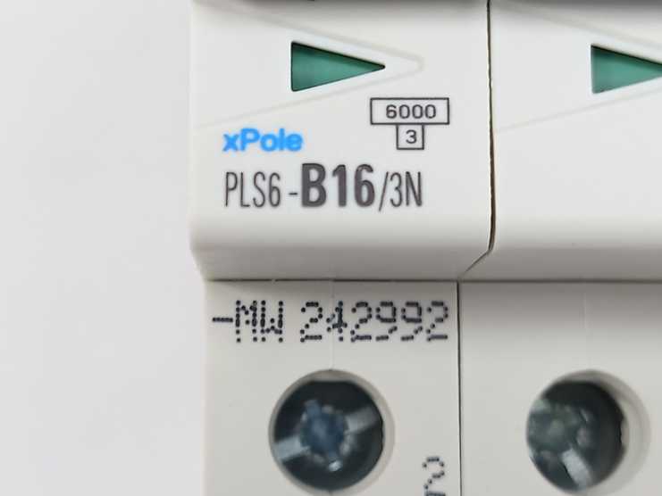 Eaton 242992 Miniature Circuit Breaker PLS6-B16/3N-MW, 2pcs.