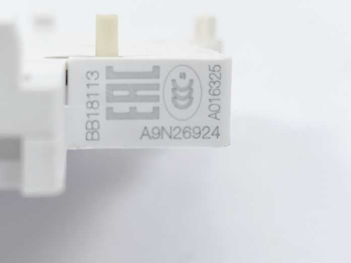 Schneider Electric A9A26924 OC Contact FOR iC60 iID 240-415VAC Batch 12pcs.