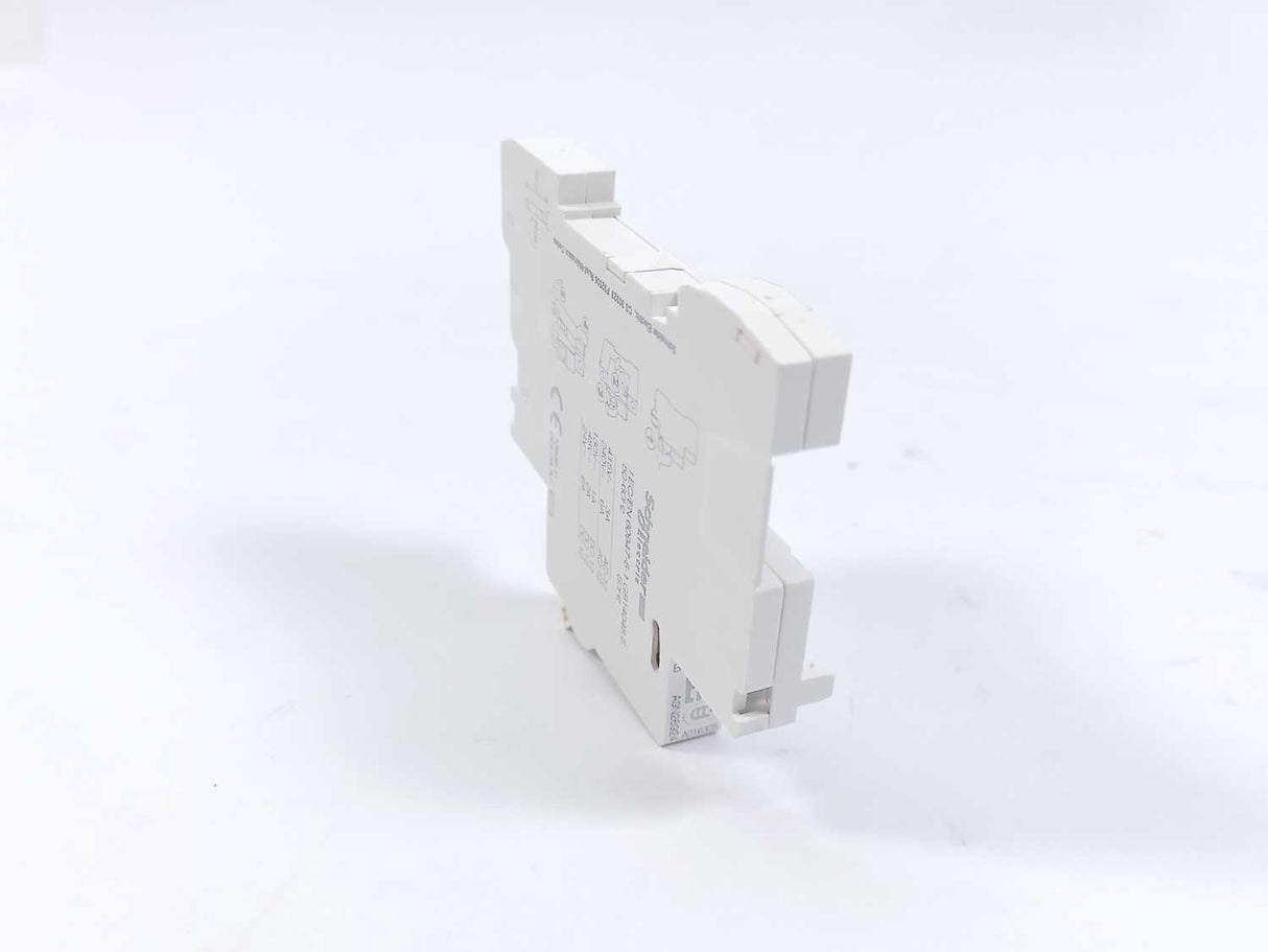 Schneider Electric A9A26924 OC Contact FOR iC60 iID 240-415VAC Batch 12pcs.