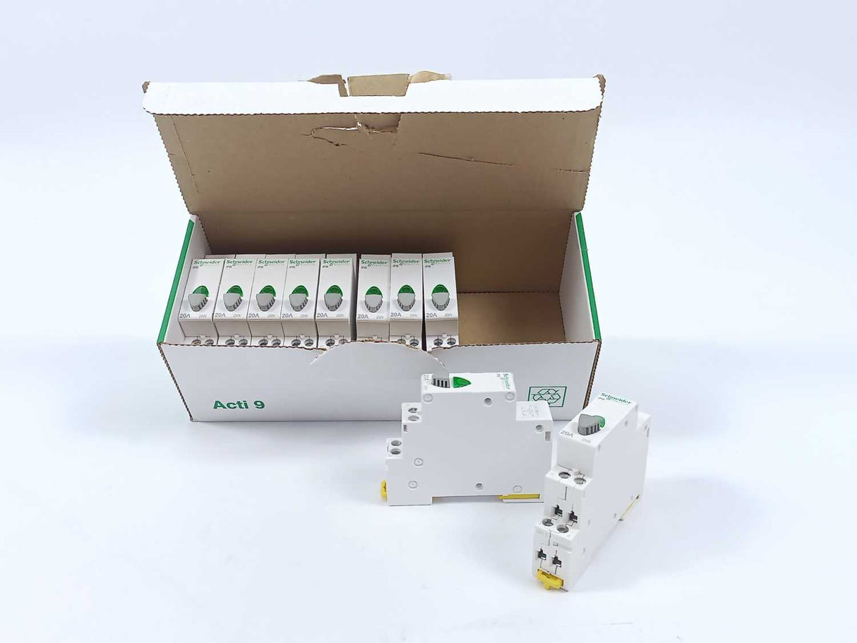 Schneider Electric A9E18036 iPB Push Button + Green Indicator Light Batch 10pcs.
