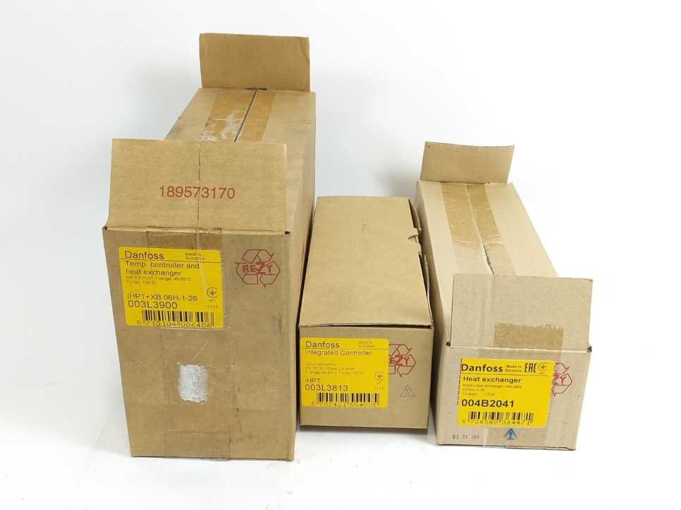 Danfoss IHPT+XB 06H-1-26 Temperature Controller and Heat Exchanger