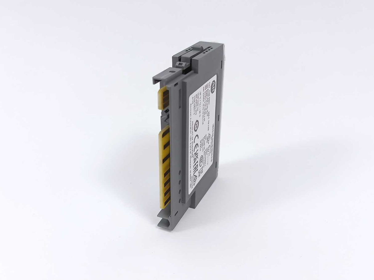 AB 1734-OE2V Ser. C, FW 3.008 POINT I/O 2 Point Analog Output Module w/ 1734-TOP