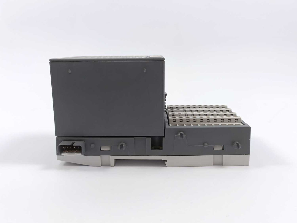 ABB 1SAP440100R0001 DC532-XC Digital I/O Module w/ 1SAP212200R0001