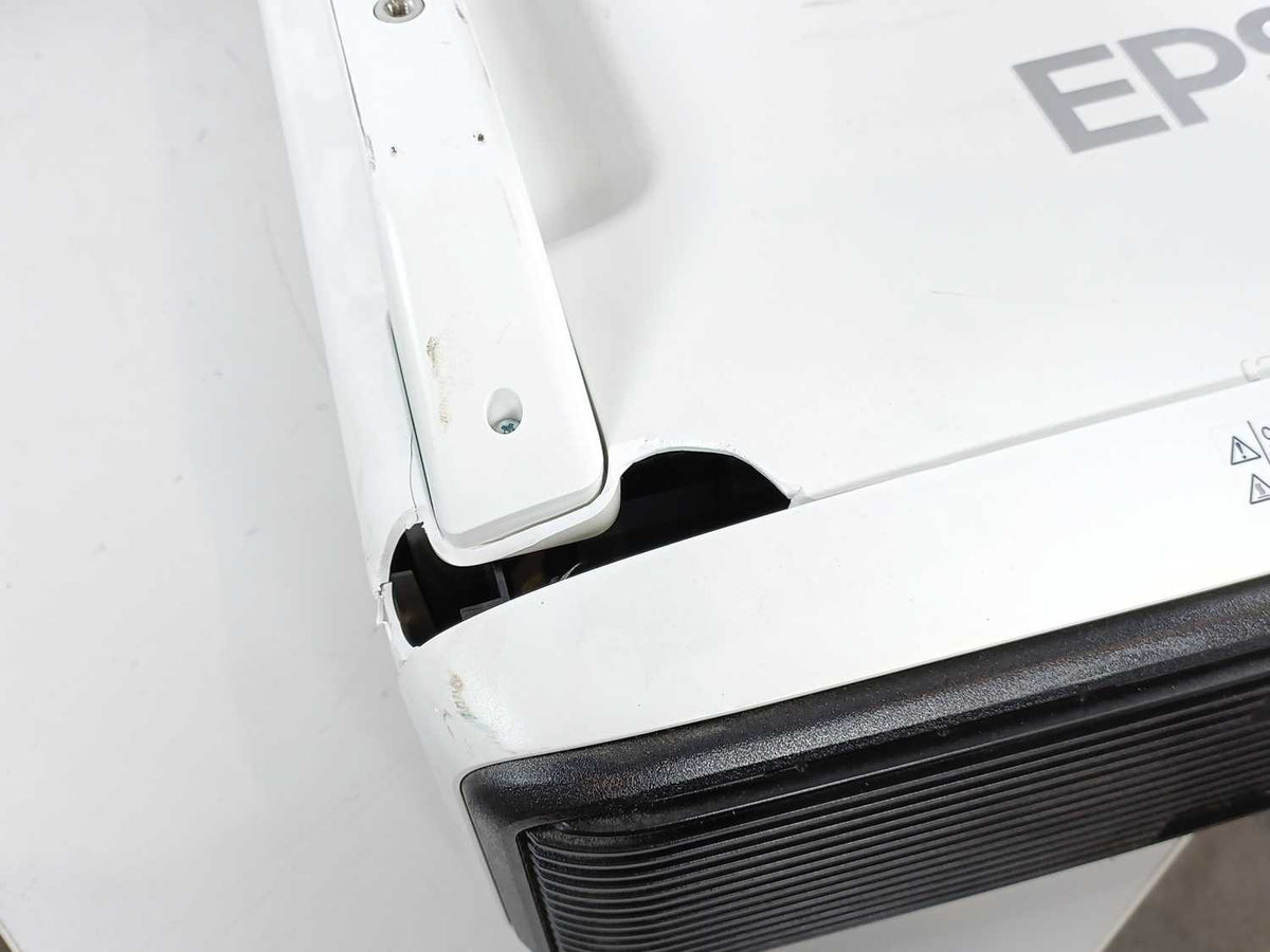 EPSON EB-Z8000WU High-Resolution Venue Projector H266B, fan runs af full speed