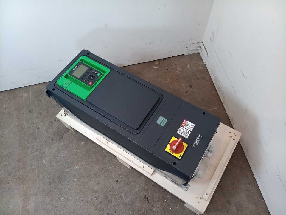 Schneider Electric ATV950U07N4E Altivar 950 0.75kW - 1HP
