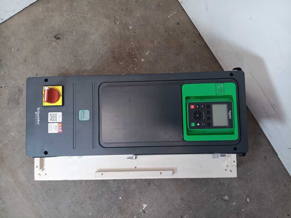 Schneider Electric ATV950U07N4E Altivar 950 0.75kW - 1HP