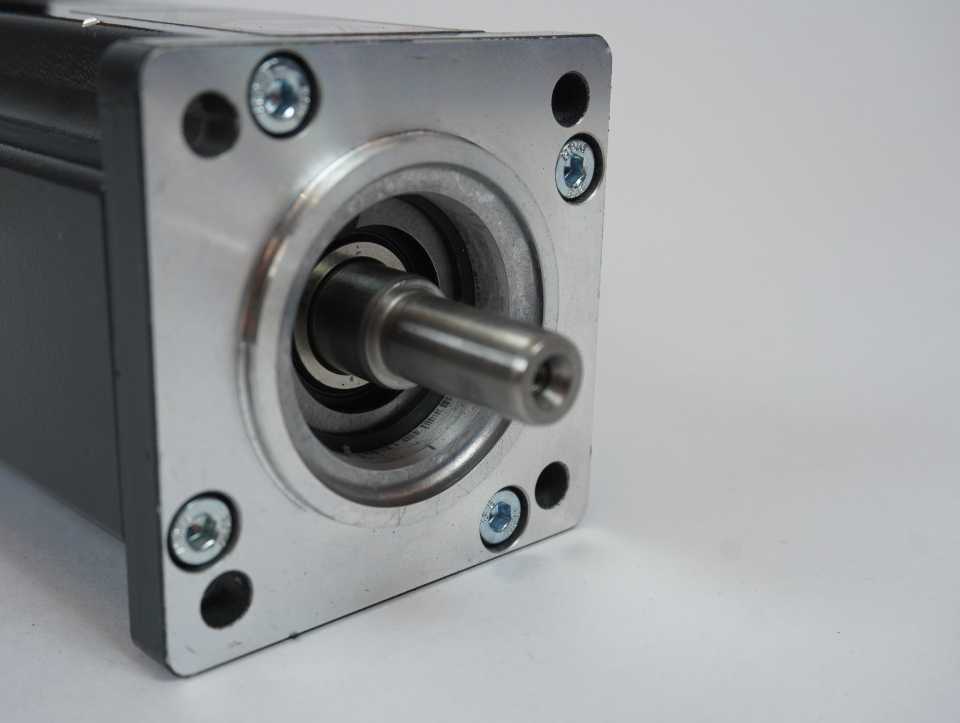 Beckhoff AM8122-0JH0-0000 Servo Motor