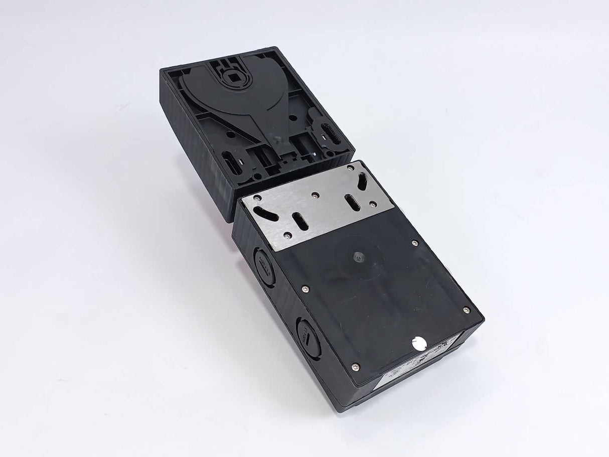 Euchner MGB-H-AA1A1-L-106619 w/ MGB-L1-APA-AD3A1-S9-L-156001 Locking Set
