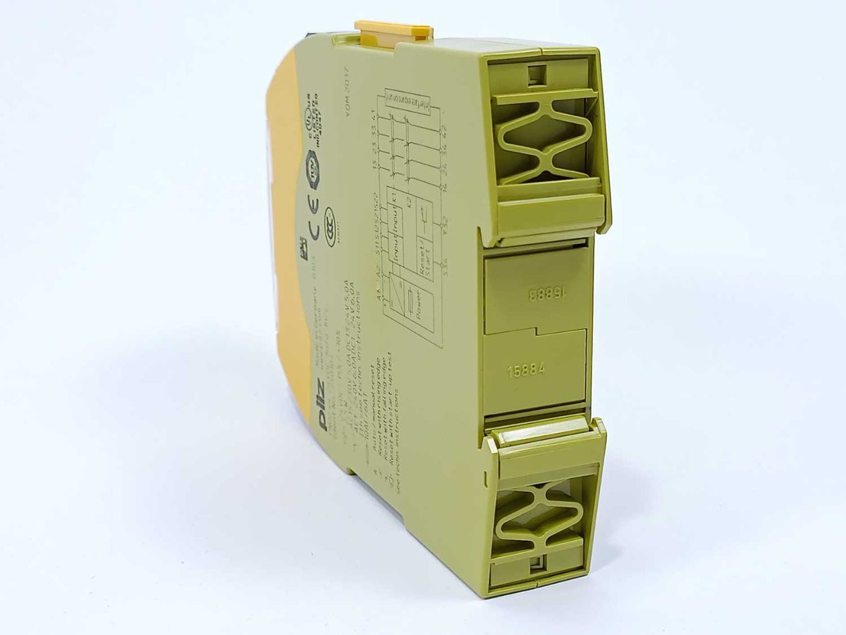 Pilz 750104 PNOZ s4 24VDC 3 n/o 1 n/c. Safety Relay