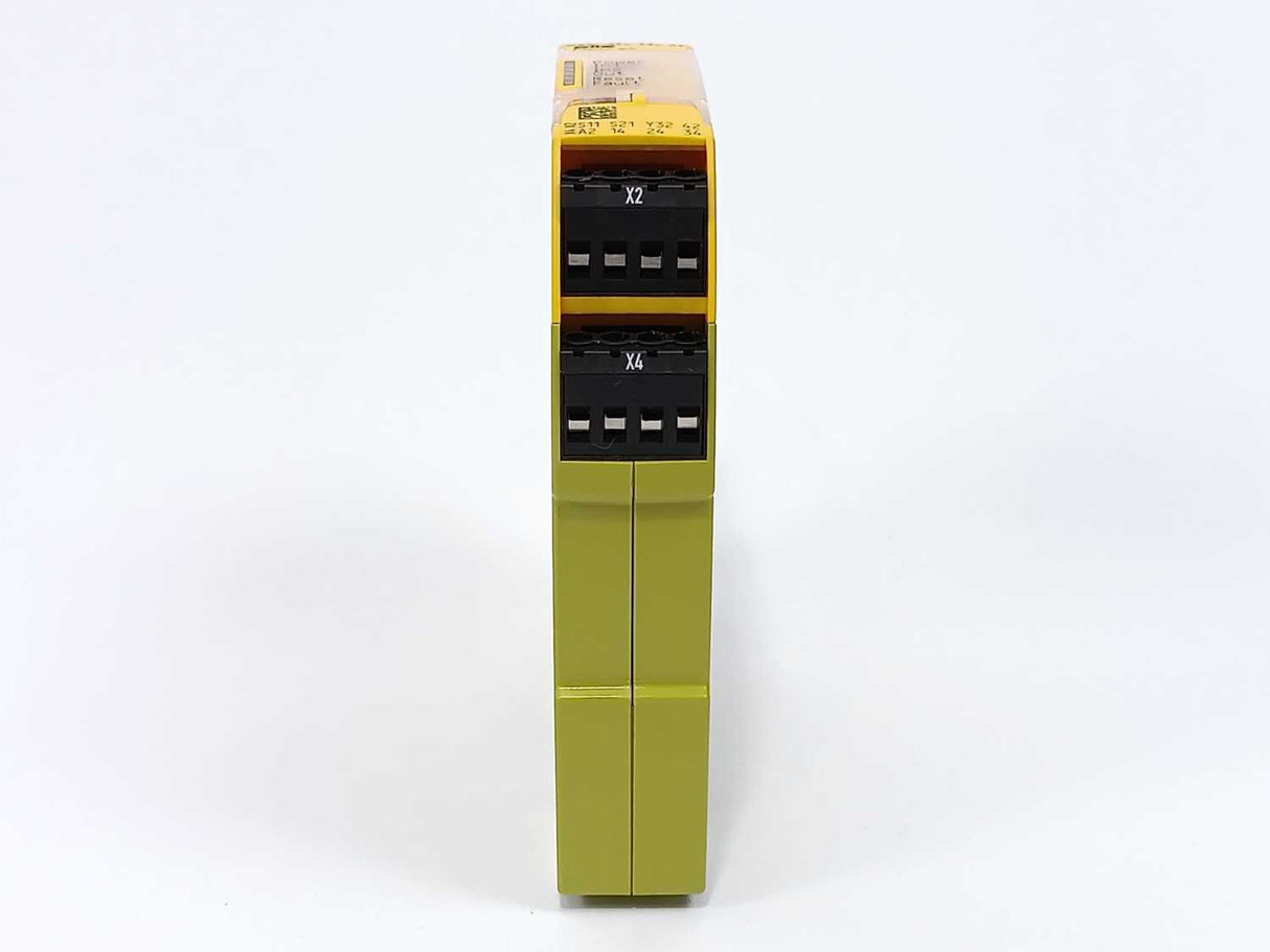 Pilz 750104 PNOZ s4 24VDC 3 n/o 1 n/c. Safety Relay