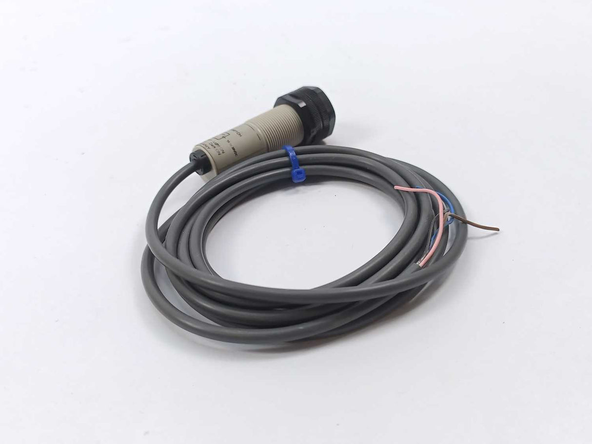 OMRON E3F2-7DB4 Photoelectric switch