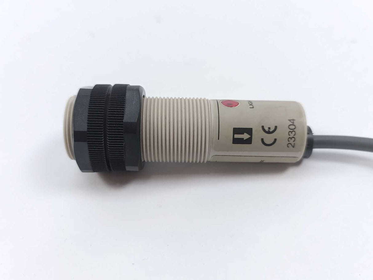OMRON E3F2-7DB4 Photoelectric switch