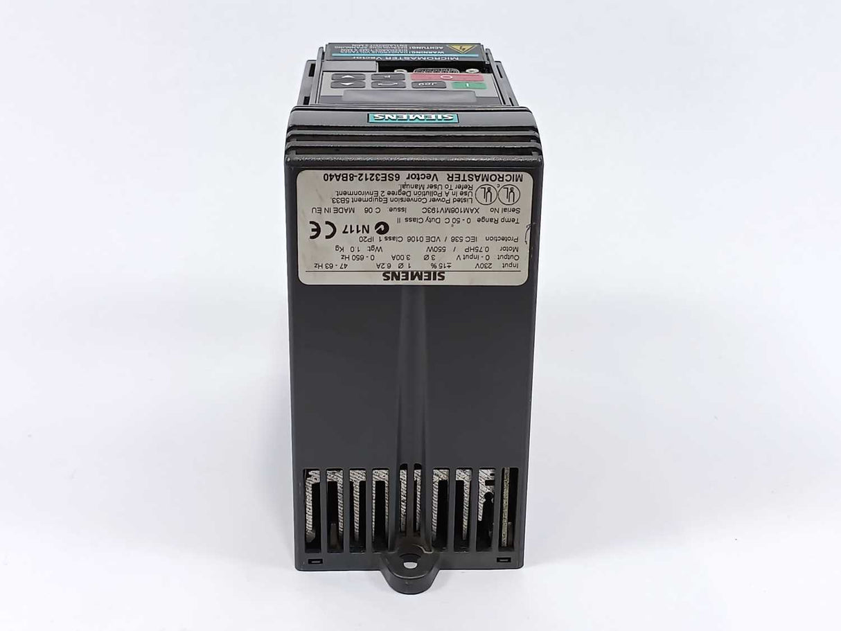 Siemens 6SE3212-8BA40 MICROMASTER vector 230V 47-63 Hz Class 2 issue: C 06