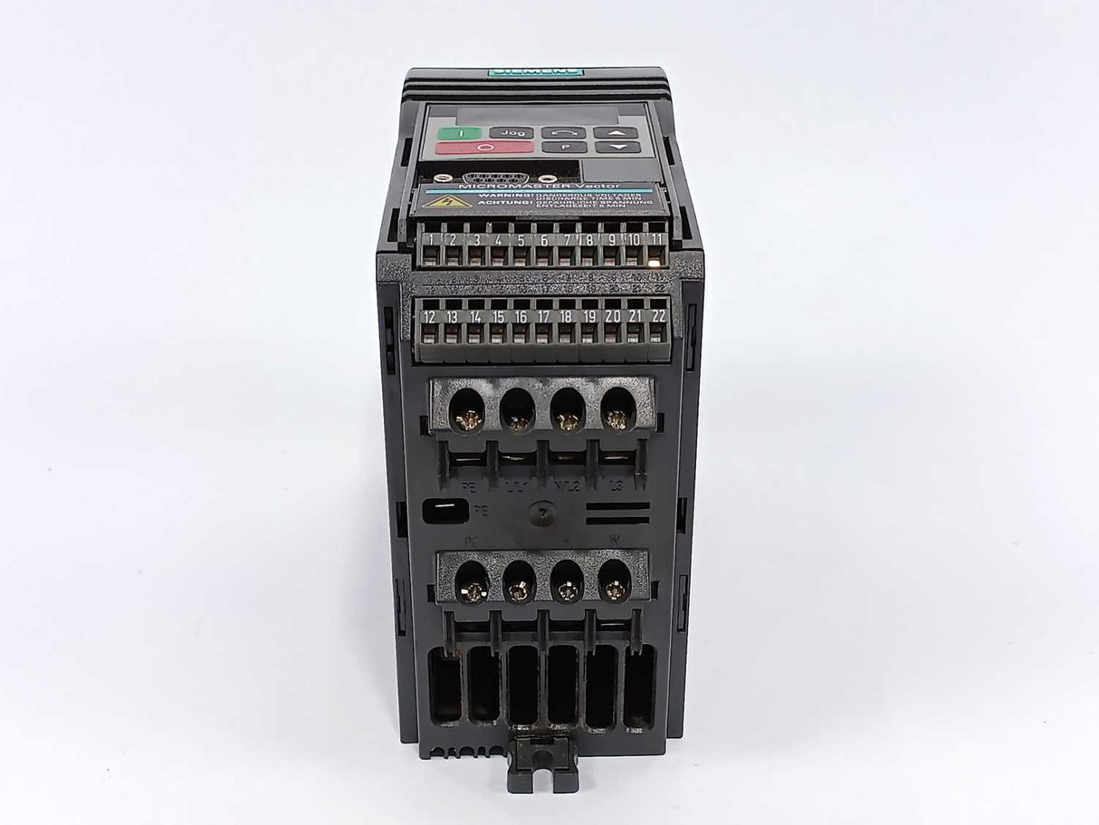 Siemens 6SE3212-8BA40 MICROMASTER vector 230V 47-63 Hz Class 2 issue: C 06