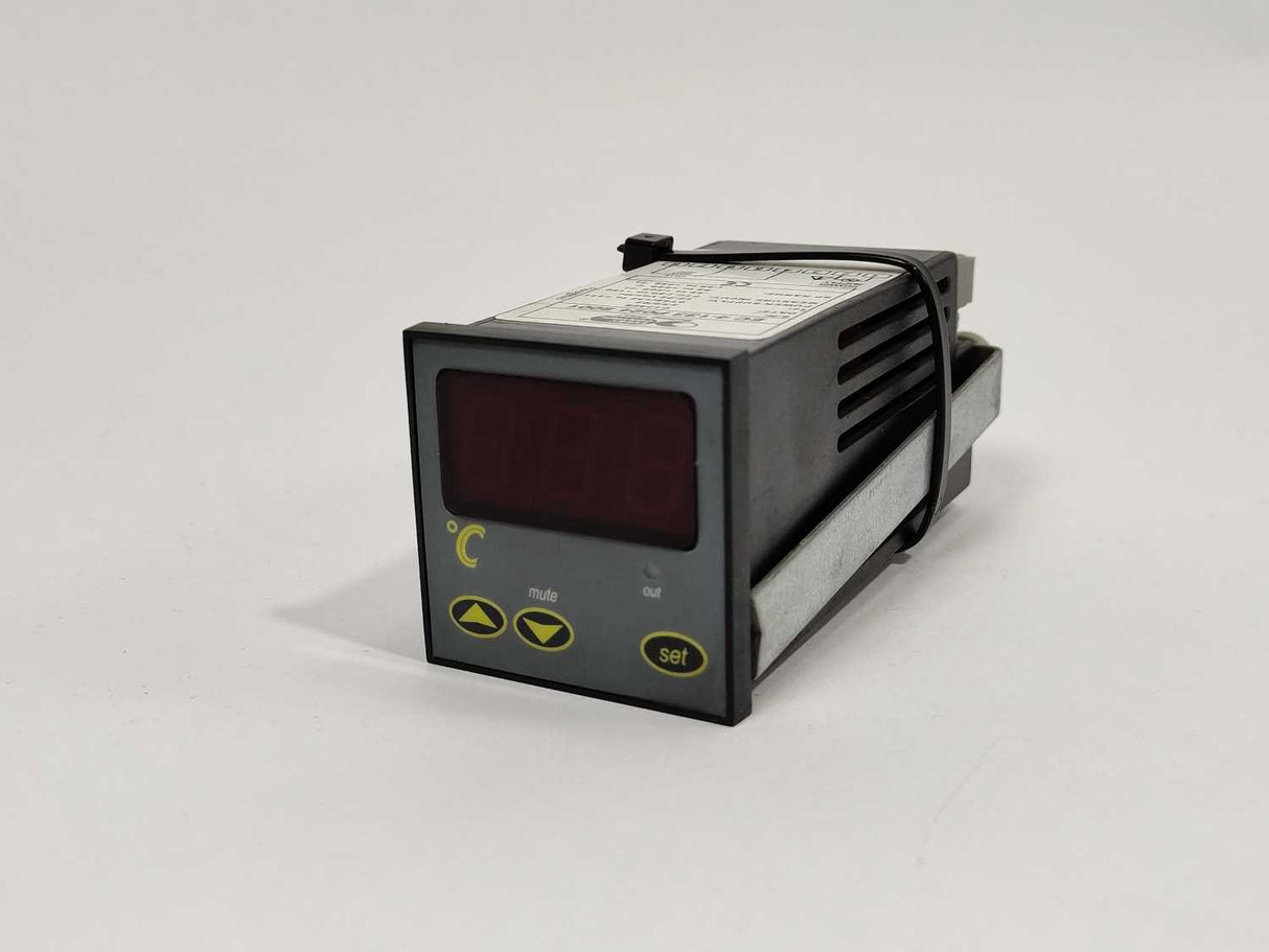 Every Control EC4-133P024 Single Output Digital Thermoregulator EC 4-133 P024