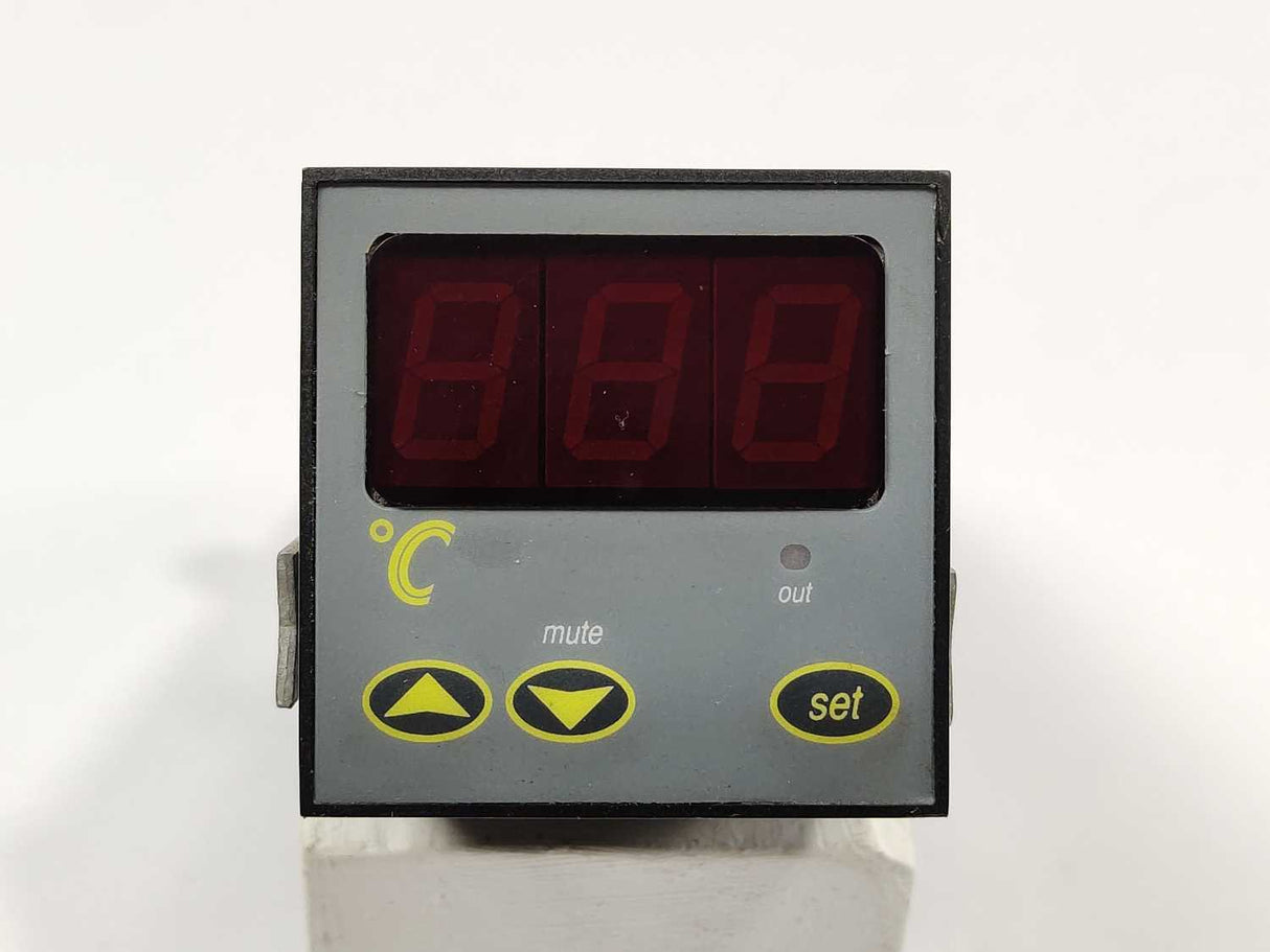 Every Control EC4-133P024 Single Output Digital Thermoregulator EC 4-133 P024