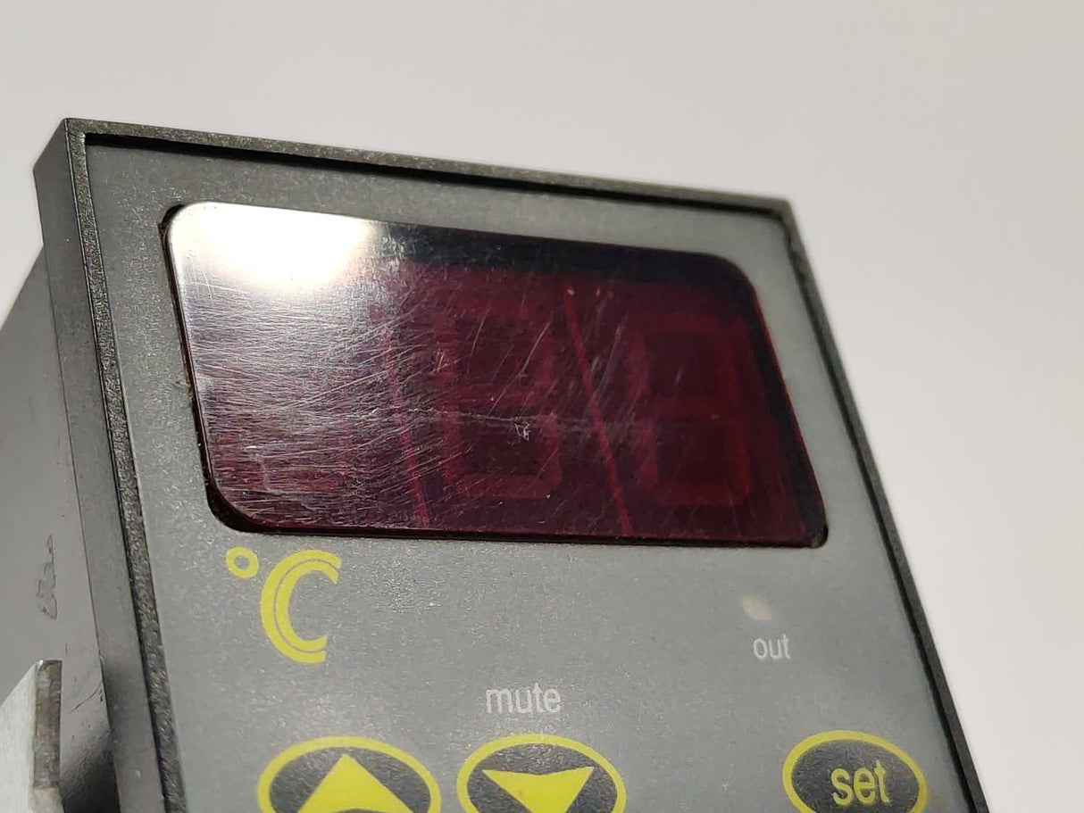 Every Control EC4-133P024 Single Output Digital Thermoregulator EC 4-133 P024