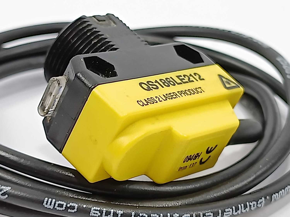 Banner Engineering QS186LE212 All Purpose Photoelectric Sensor. 1m Length Cable
