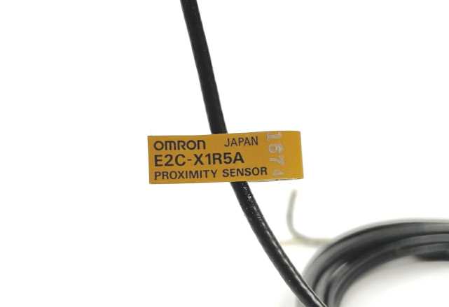 OMRON E2C-X1R5A Proximity Sensor