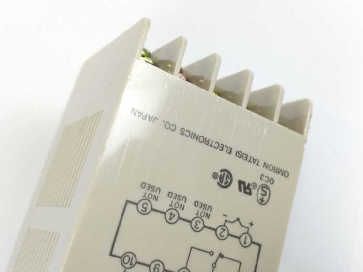 OMRON E5CS-RKJX-DIN Temperature Controller, missing front foil
