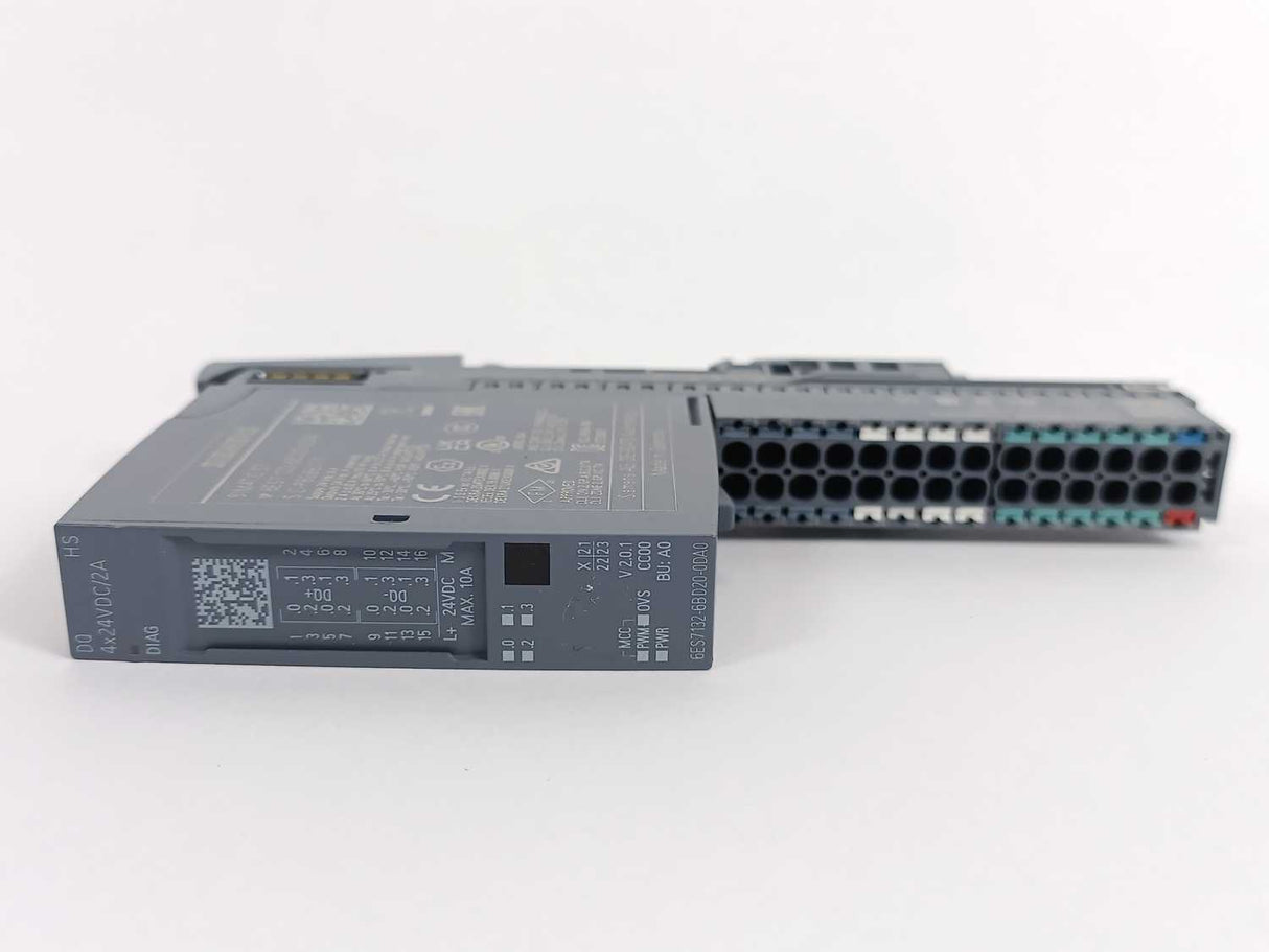 Siemens 6ES7132-6BD20-0DA0 ET 200SP Digital Output Module W/ 6ES7193-6BP20-0BA0