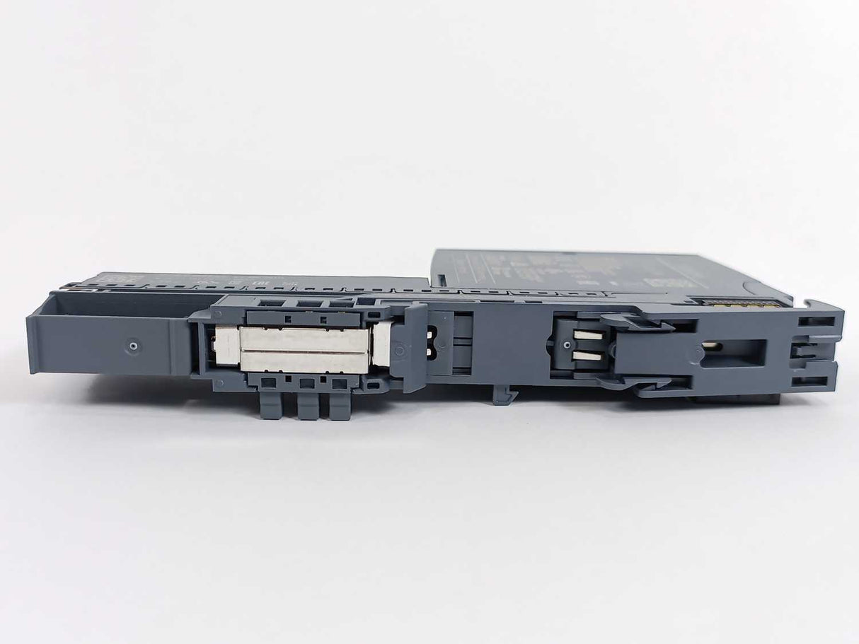 Siemens 6ES7132-6BD20-0DA0 ET 200SP Digital Output Module W/ 6ES7193-6BP20-0BA0