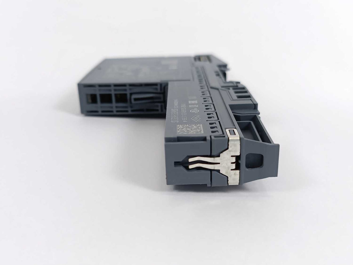 Siemens 6ES7132-6BD20-0DA0 ET 200SP Digital Output Module W/ 6ES7193-6BP20-0BA0