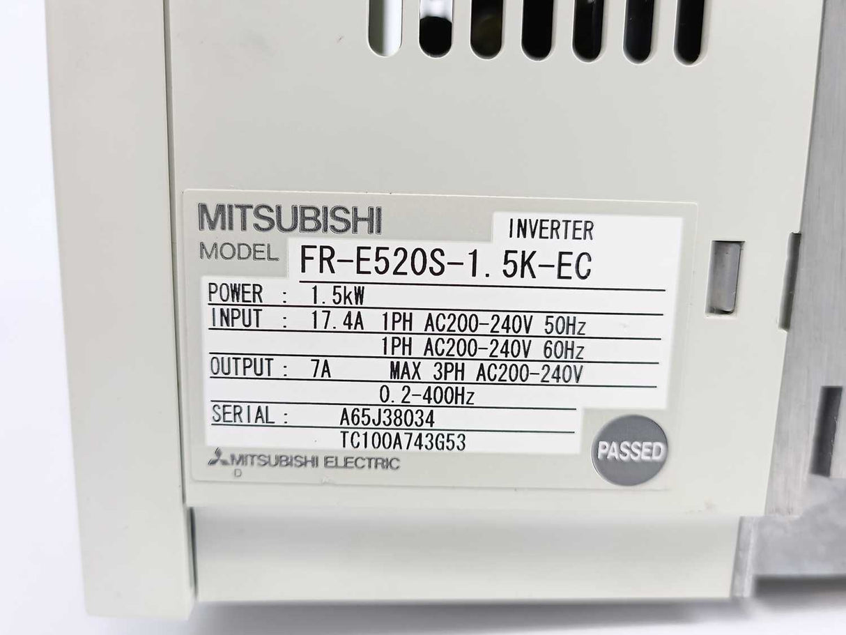 Mitsubishi FR-E520S-1. 5K-EC E500 Inverter, 1.5kW 230V w/ FR-PA02-02 Display