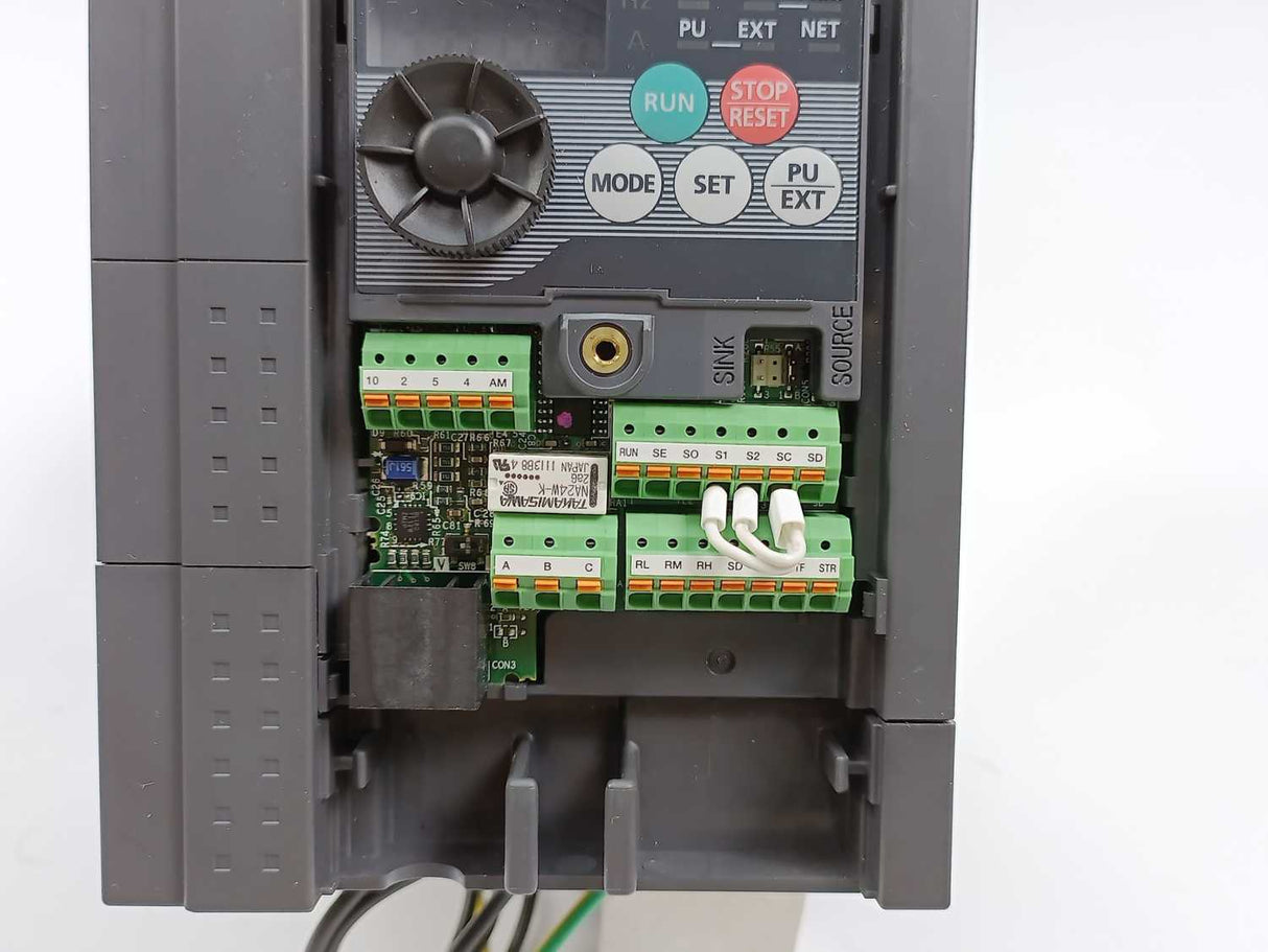 Mitsubishi FR-D740-022-EC FR-D700 Compact Inverter w/ FFR-CSH-036-8A-RF1