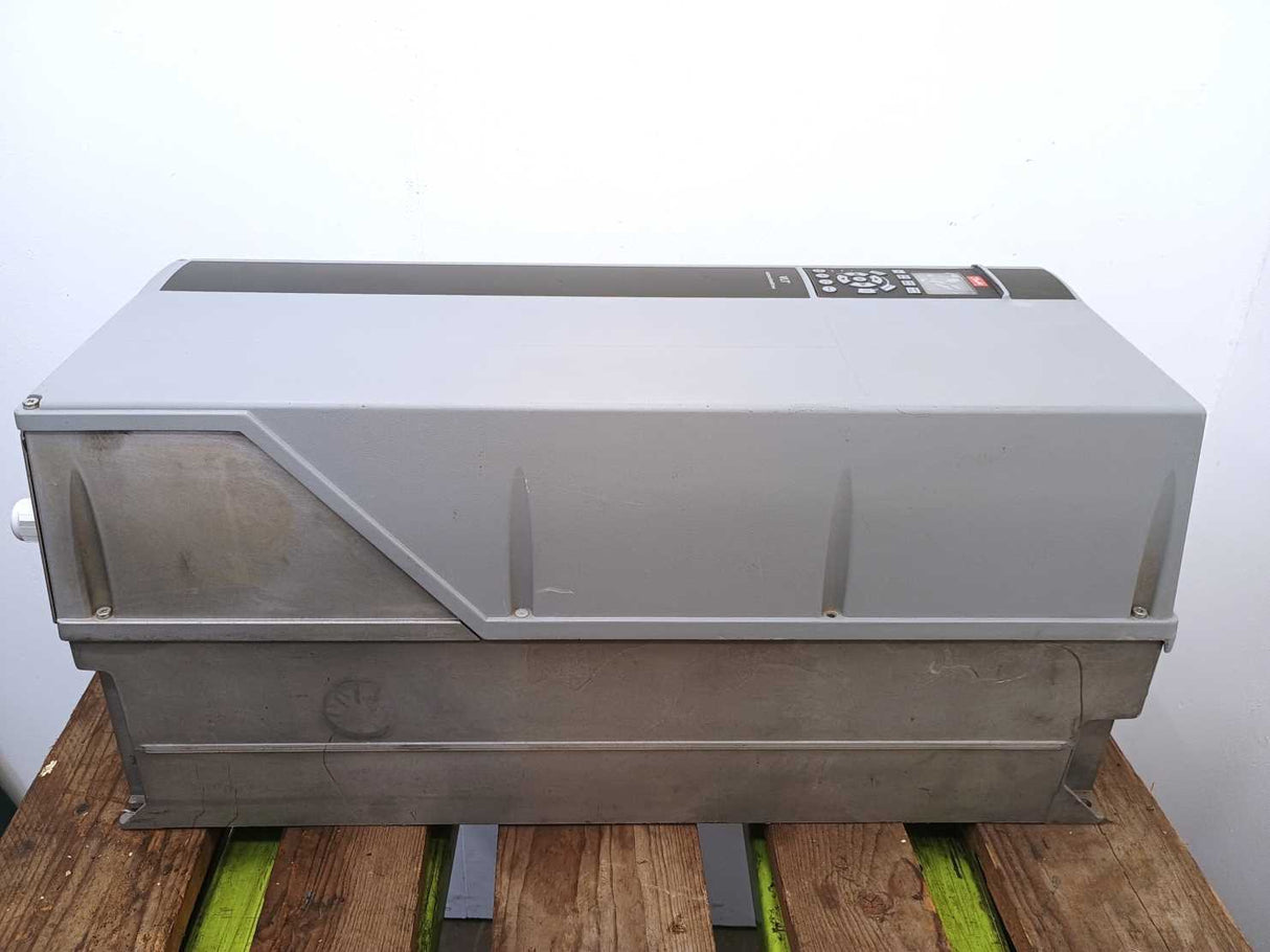 Danfoss 131B4577 FC-302P37KT5E55H1XGXXXXSXXXXAXBXCXXXXDX