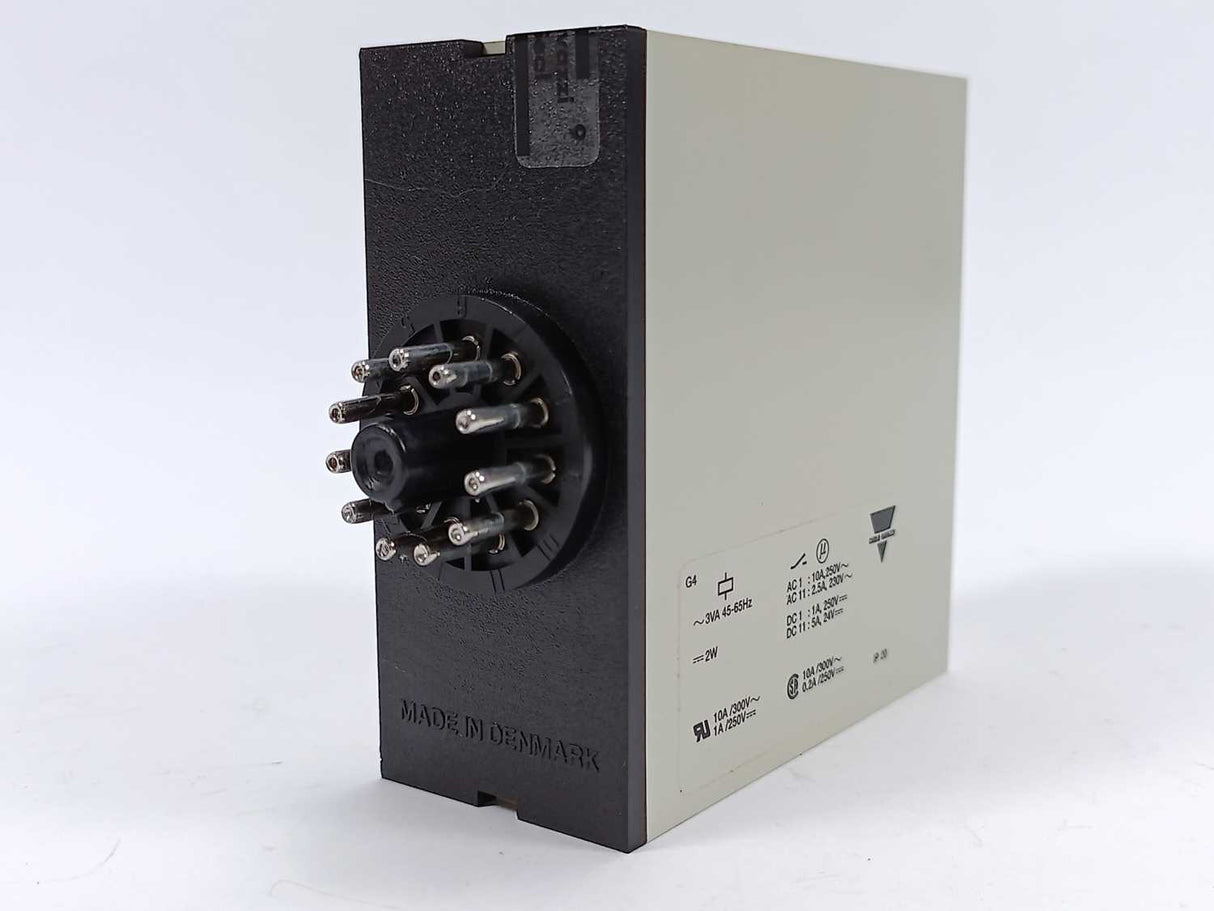 Carlo Gavazzi ST 199 230 / ST199230  PT100 CONTROLLER 230 V - 50/60Hz