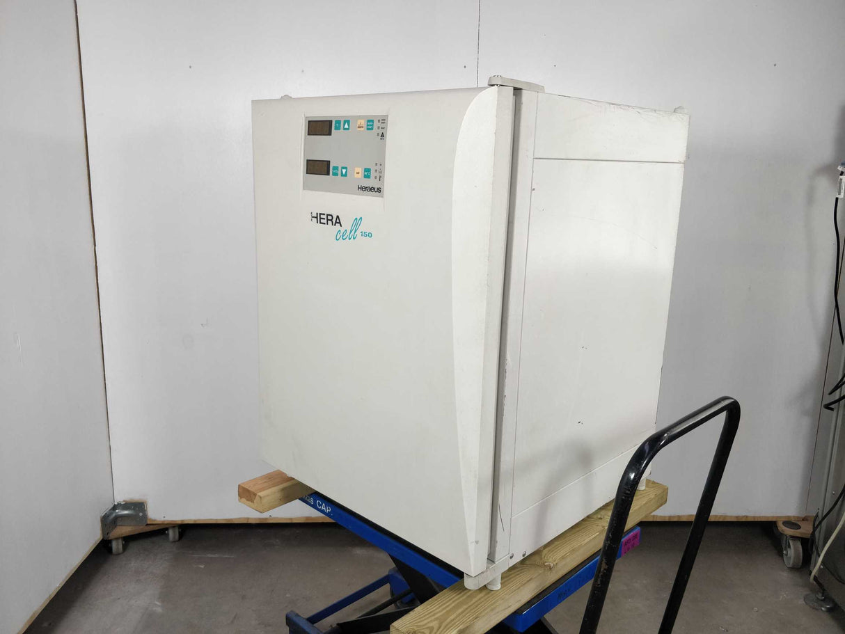 Heraeus 51022391 HERAcell 150 CO2 incubator