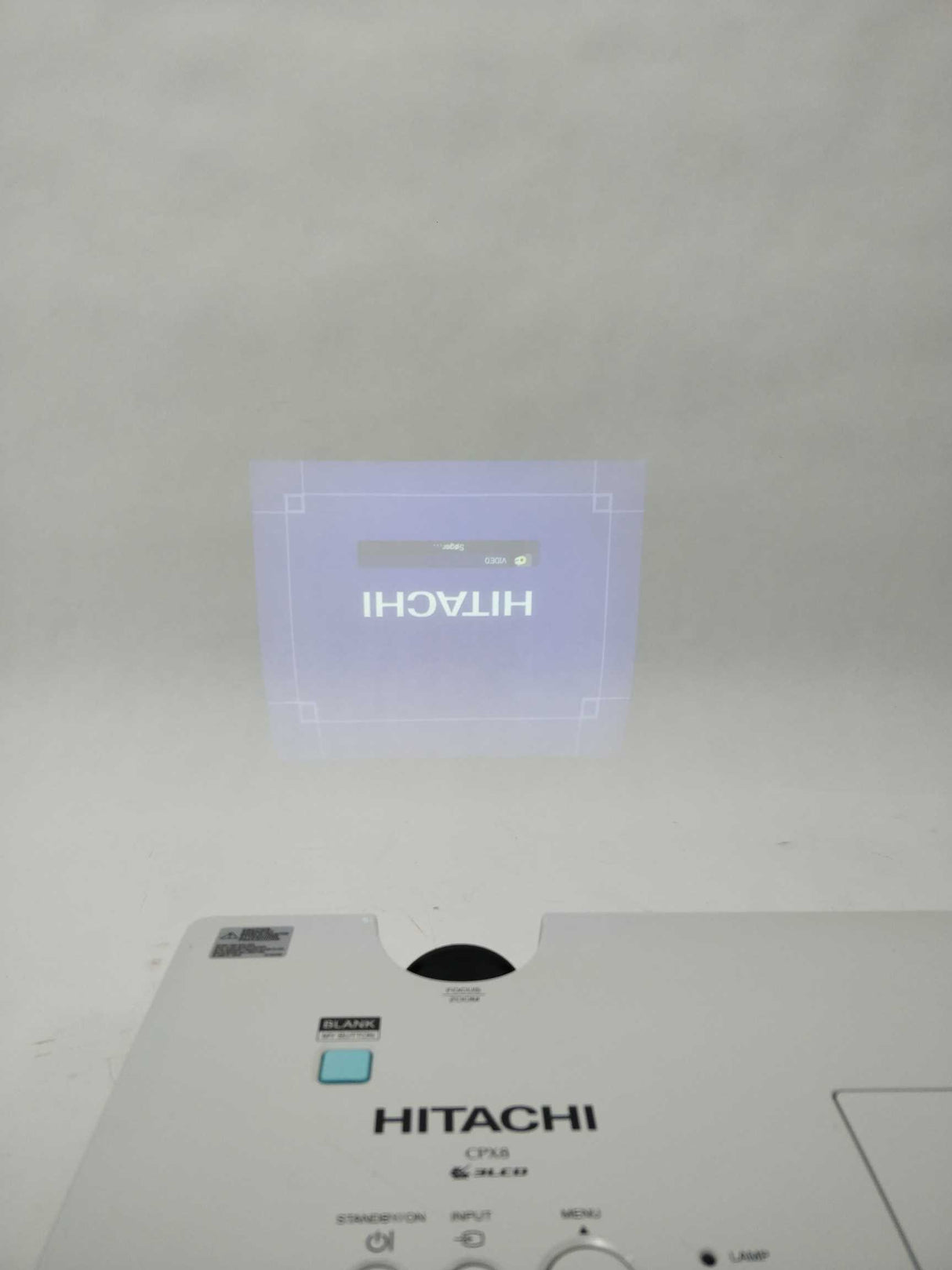 HITACHI CPX8 3LCD Projector