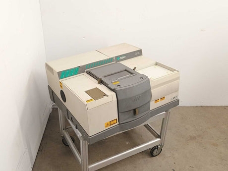 Nicolet MAGNA 560 IR Spectrometer