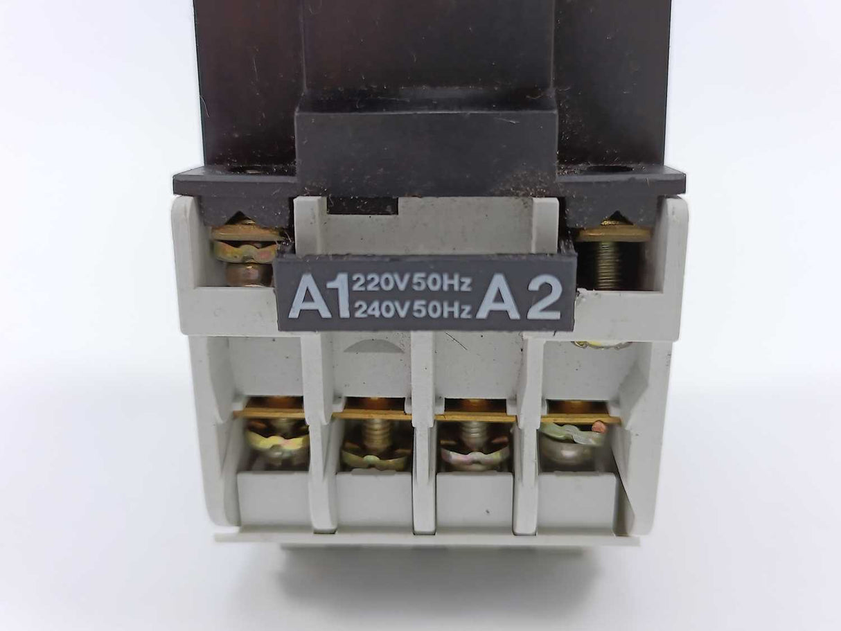 Danfoss 037H0032 Contactor Type CI 12 w/ 4 Main Contacts 220V coil