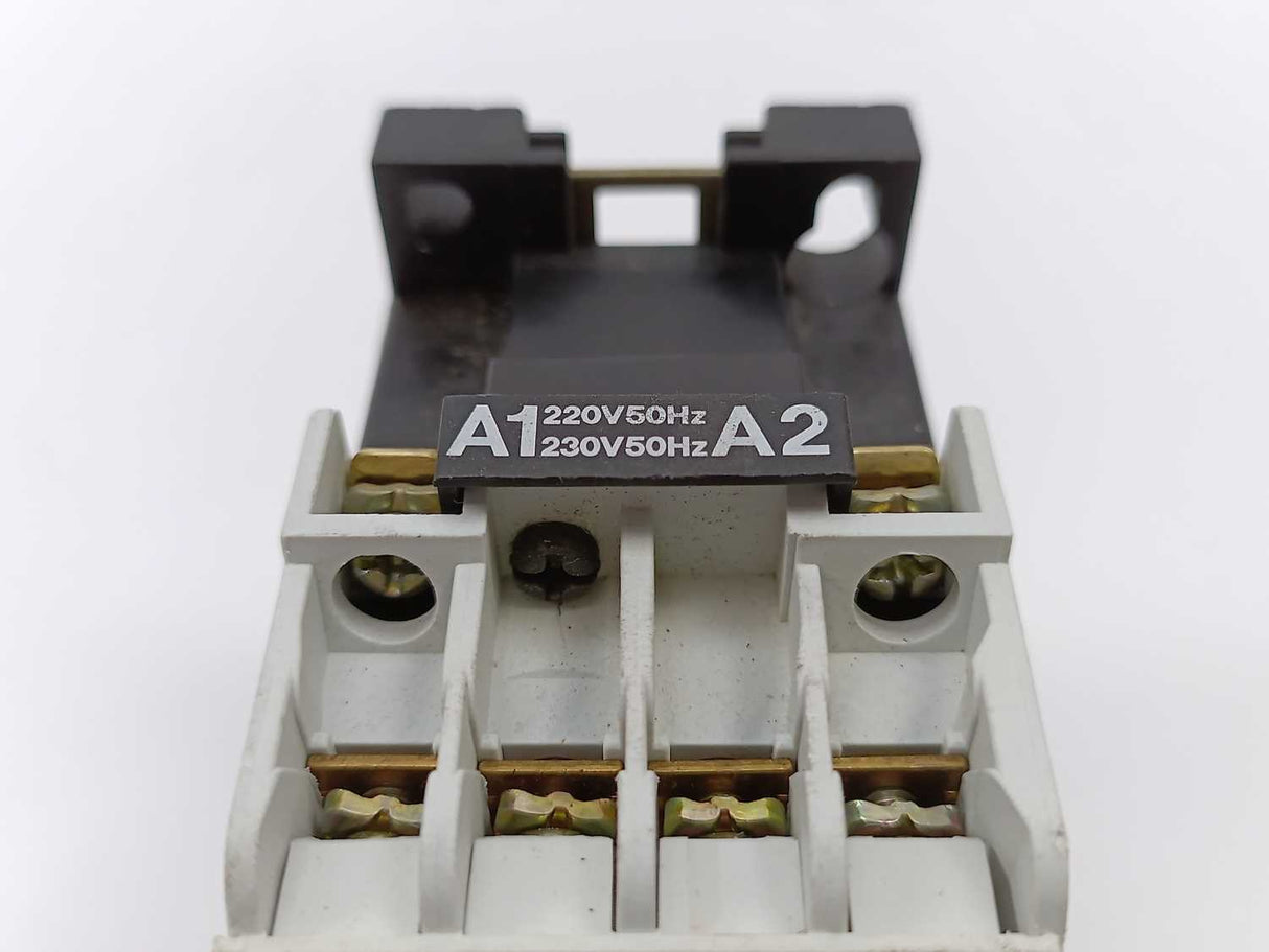 Danfoss 037H0022 Contactor CI 9 w/ 4 Main Contacts 220V coil