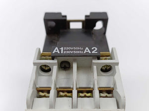 Danfoss 037H0022 Contactor CI 9 w/ 4 Main Contacts 220V coil