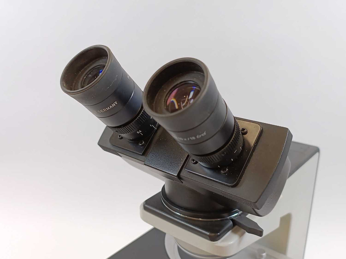 Leitz 020-435.025 Laborlux 12 Microscope, No optics w/ Periplan 10x/18