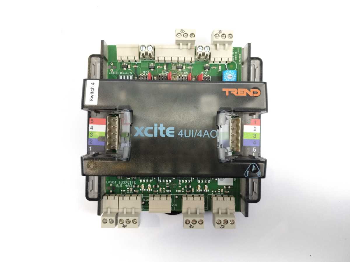 TREND ITEM3-2000U040400 XCITE/IO/4UI/4AO