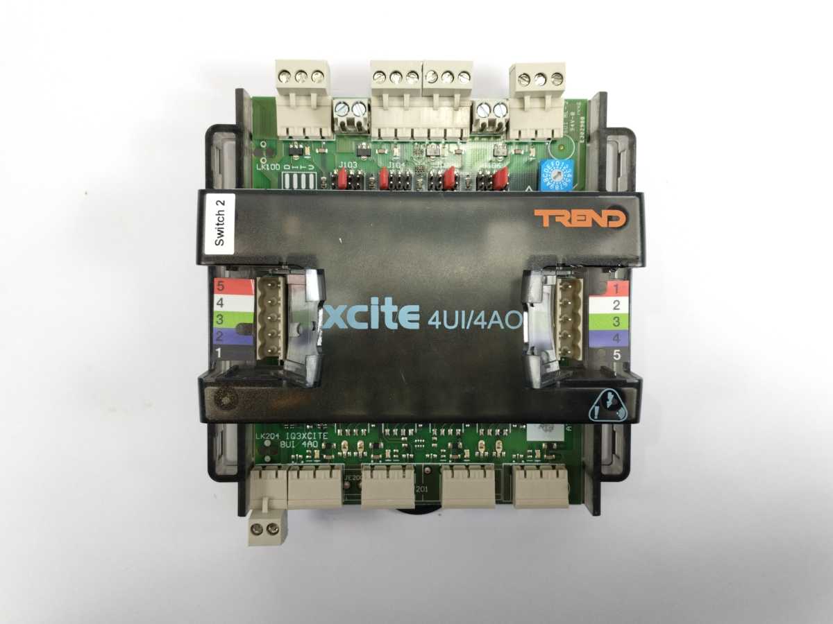 TREND ITEM3-2000U040400 XCITE/IO/4UI/4AO