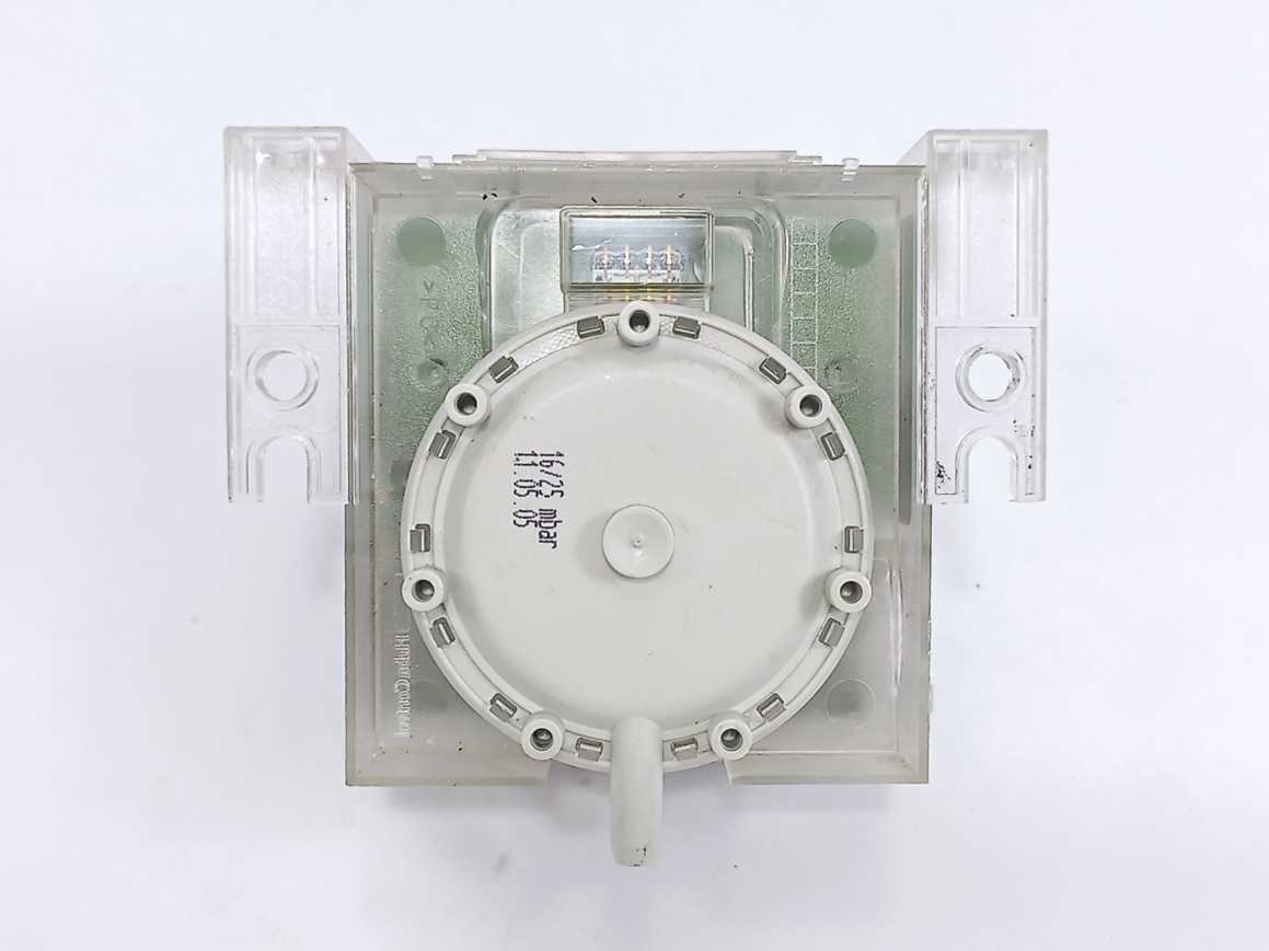 Siemens QBM65.1-25 Air Duct Differential Pressure Sensor with Display