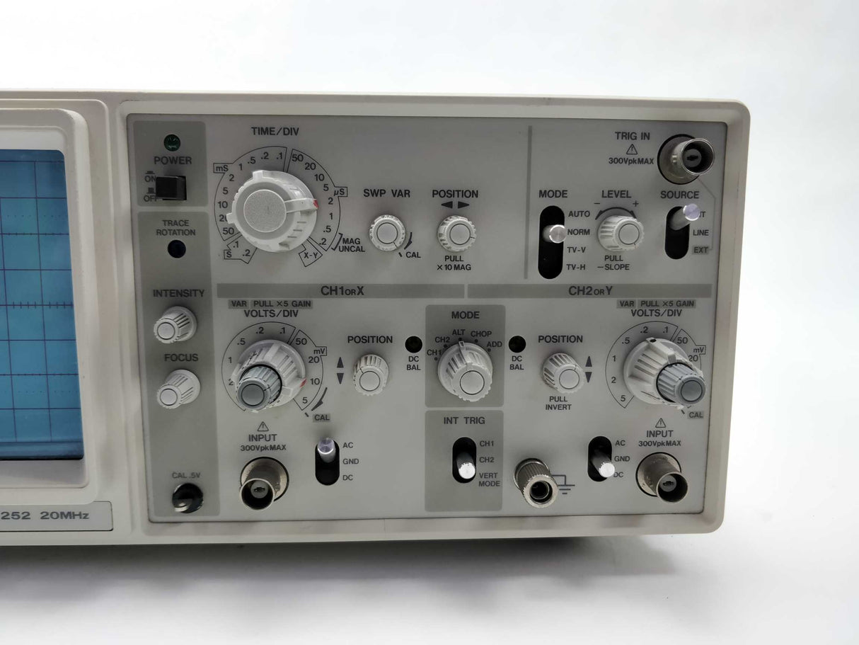 Hitachi Denshi V-252 20MHz Oscilloscope