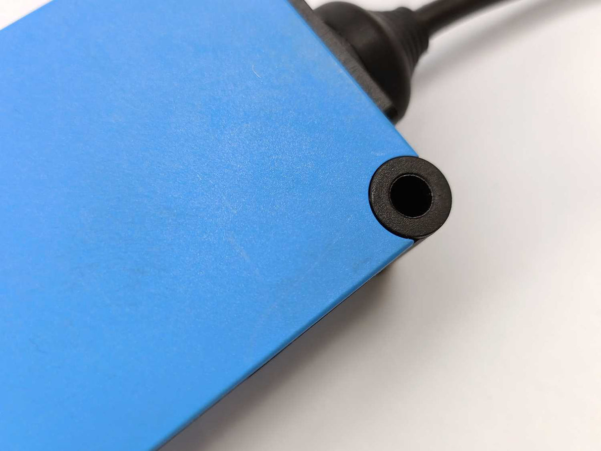 SICK 1027777 WL27-3S3731 Compact Photoelectric Sensor