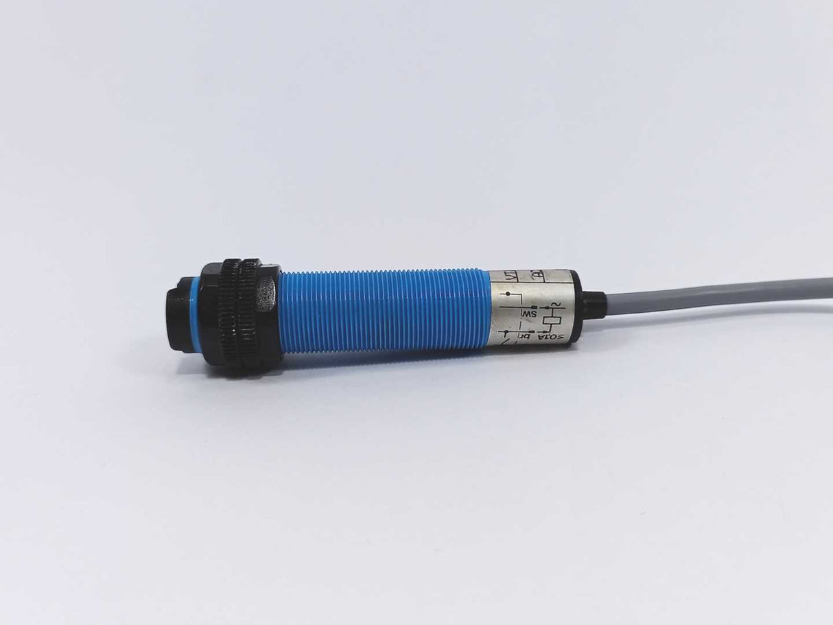 SICK VT18-112 PHOTOELECTRIC SENSOR AC 220V