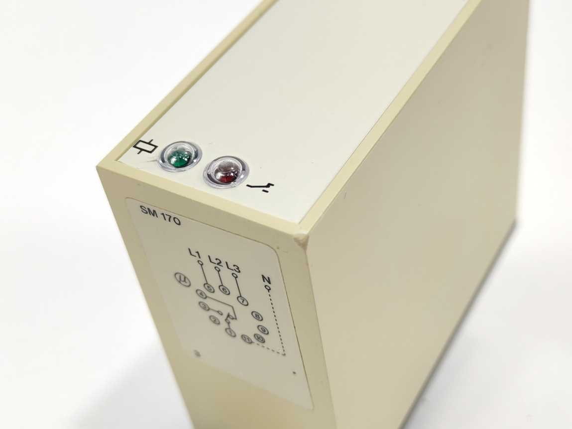 Carlo Gavazzi SM 170 380 3-Phase Sequence Voltage Relay