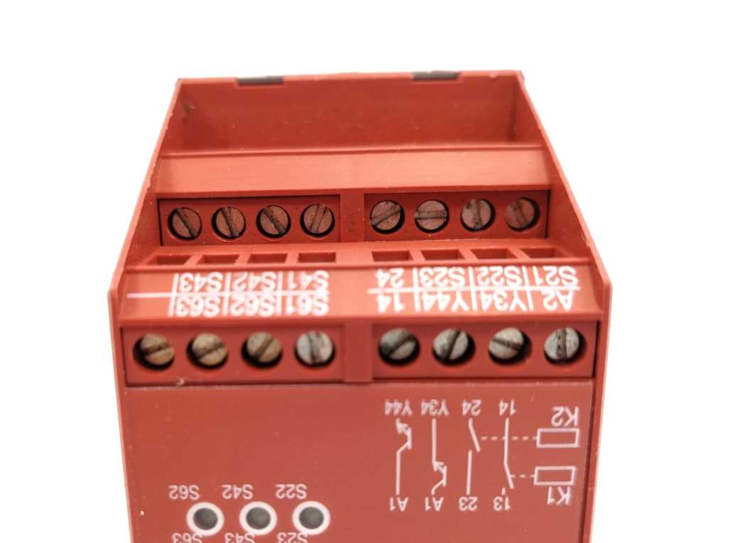 Schneider Electric XPSDME1132 Preventa Safety Relay