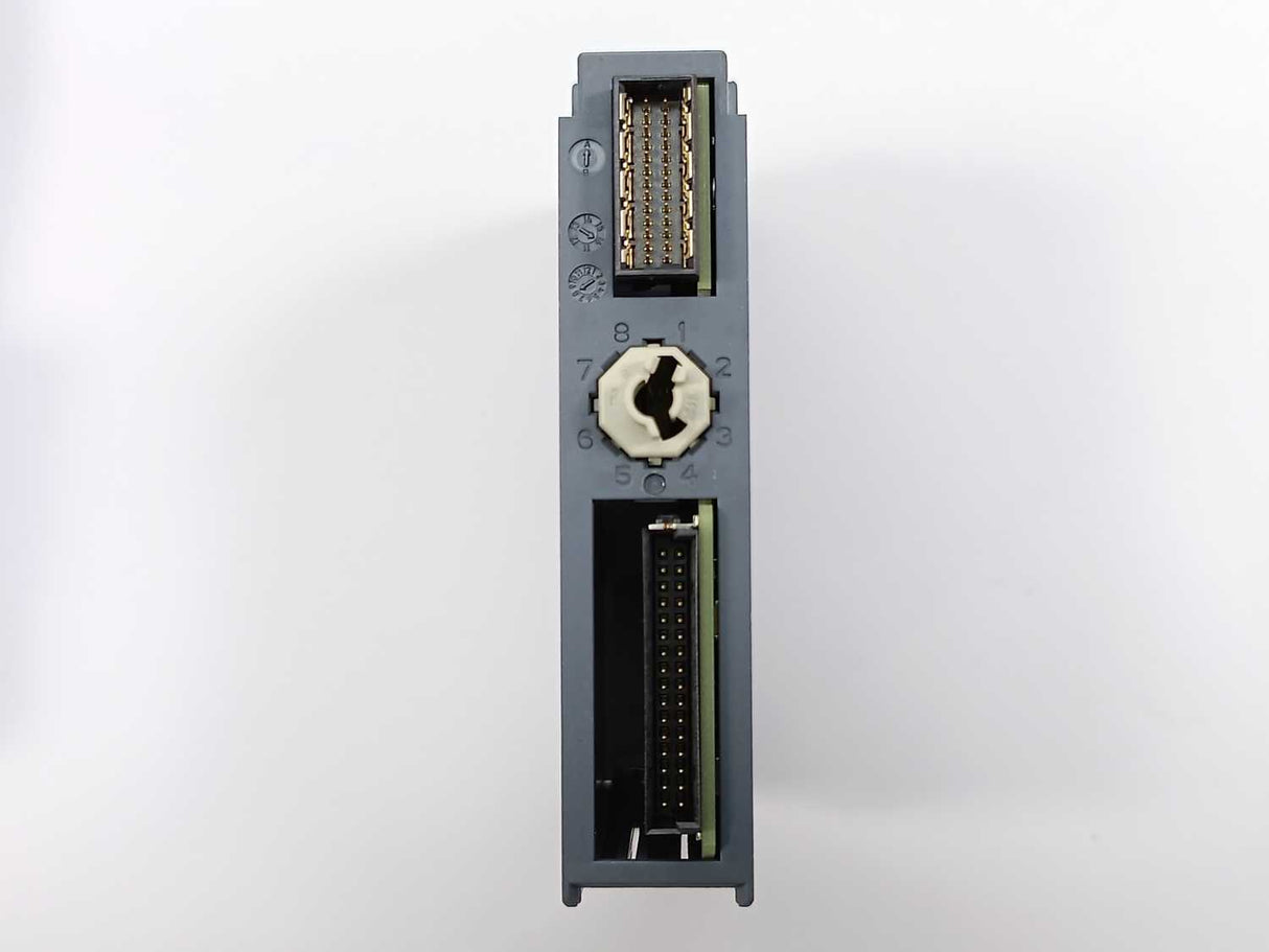 Siemens 6ES7134-6JD00-0CA1 Analog input module w/ 6ES7193-6BP00-0BA1