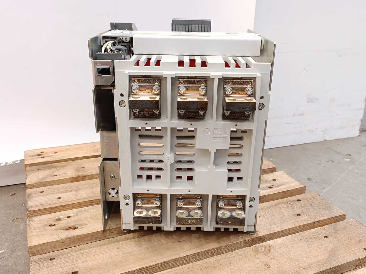 ABB 1SDA062045R1 T7-X1 Fixed Part for Withdrawable T7 Circuit Breaker. 3A 400VAC
